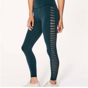 EUC lululemon reveal tight submarine size 6